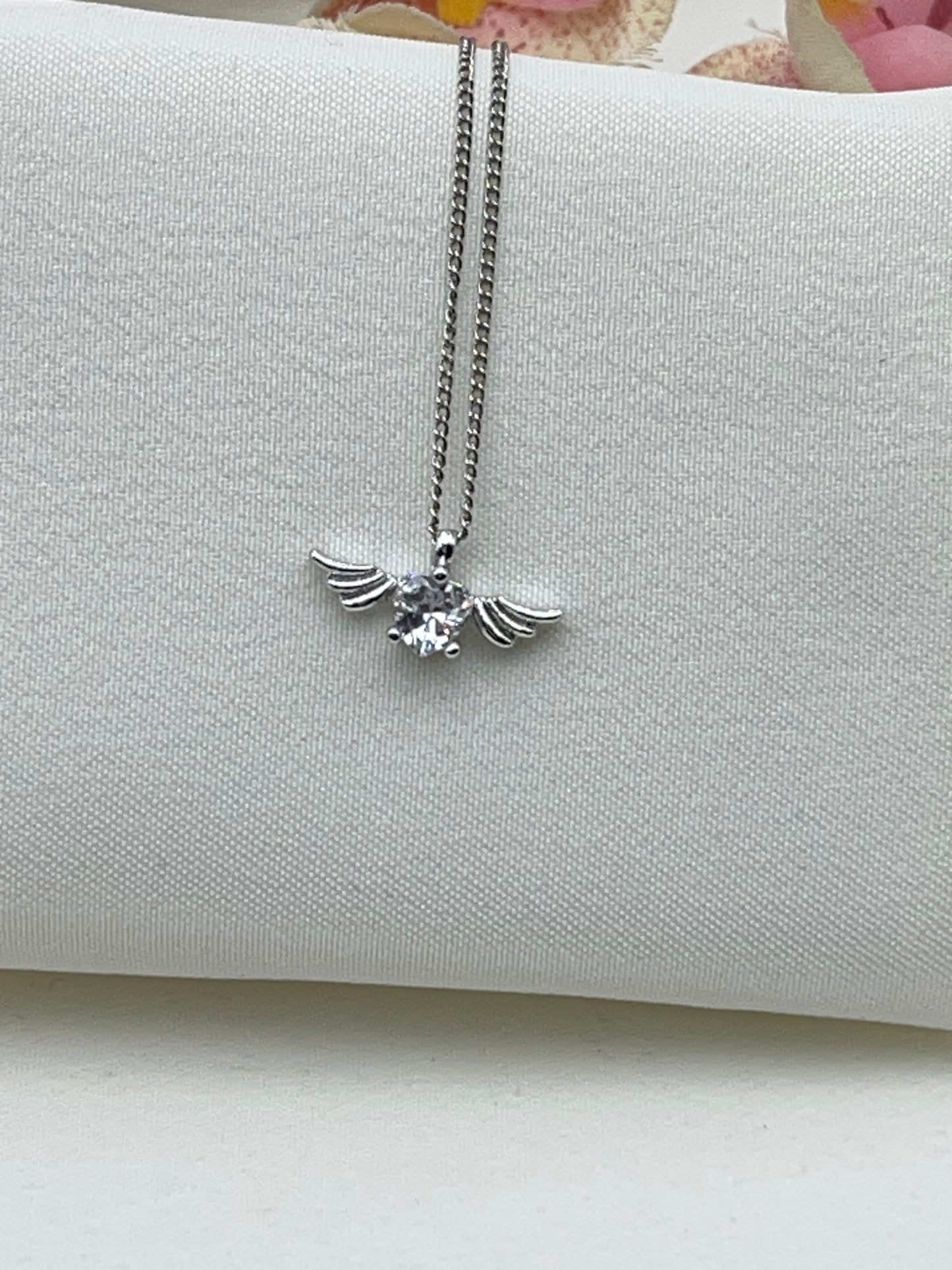 Vip Kanat Kalp Kolye